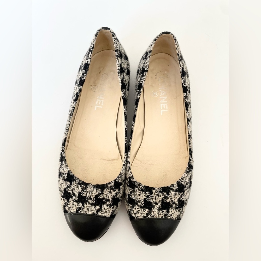 CHANEL Black and White Tweed Cap Toe Flats
